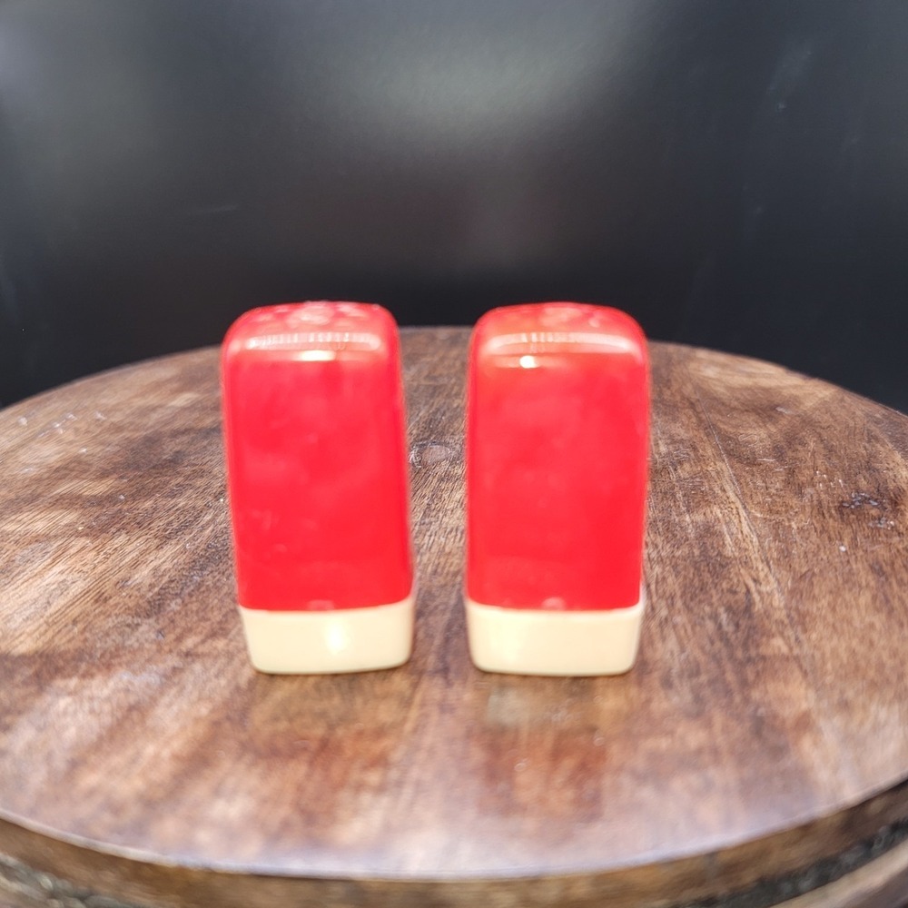 Vtg 1950's Salt & Pepper Shakers - Red & White Plastic Square Approx 1 3/4" tall